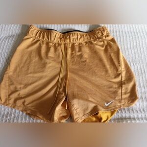 Nike Shorts // Size M